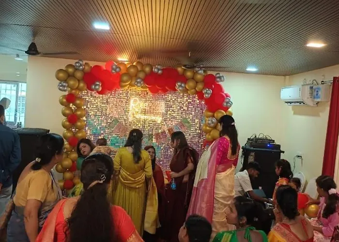 Kr Hotel And Banquet Hall
